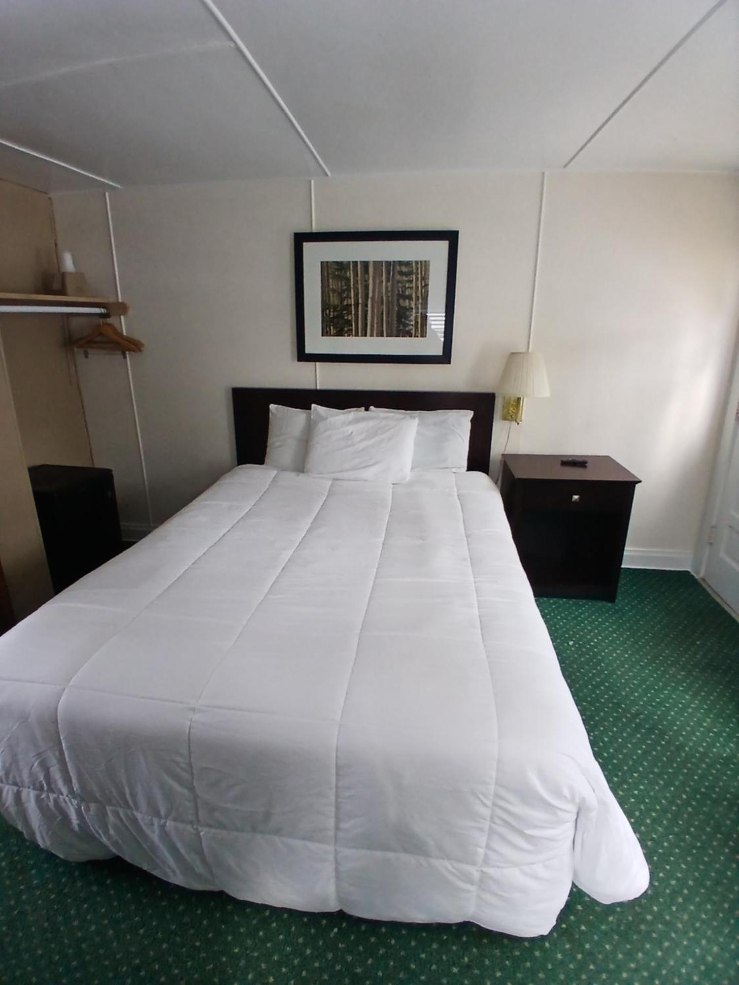 Plantation Motel Хюрон Екстериор снимка
